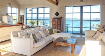 Loft & Workroom, Woodside Bay | Be My Guest