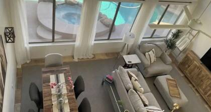 Fabulous Heated Spa / Pool Retreat Home