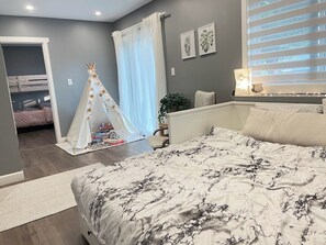 4 Schlafzimmer, Schreibtisch, kostenloses WLAN, Bettwäsche