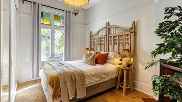 3 室のベッドルーム、デスク、旅行用ベビーベッド、WiFi