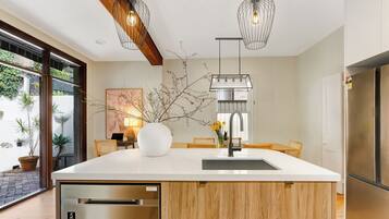 Fridge, microwave, oven, dishwasher