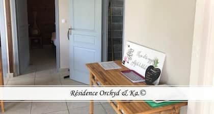 Peaceful 2-Bed Cottage, 5 mn Beach, Sainte-Anne