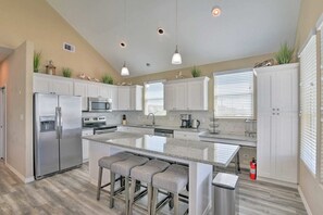 Fridge, microwave, oven, stovetop - Beachfront Getaway!  Great for bird watching!  Perfect water view!! (Bolivar Peninsula)