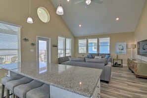 Smart TV, DVD player, books - Beachfront Getaway!  Great for bird watching!  Perfect water view!! (Bolivar Peninsula)