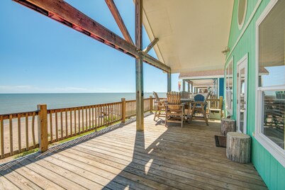 Beachfront Getaway!  Great for bird watching!  Perfect water view!!