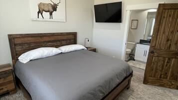 6 bedrooms, iron/ironing board, free WiFi, bed sheets