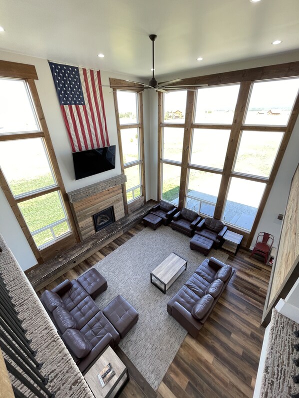 Smart TV, fireplace, video games, DVD player