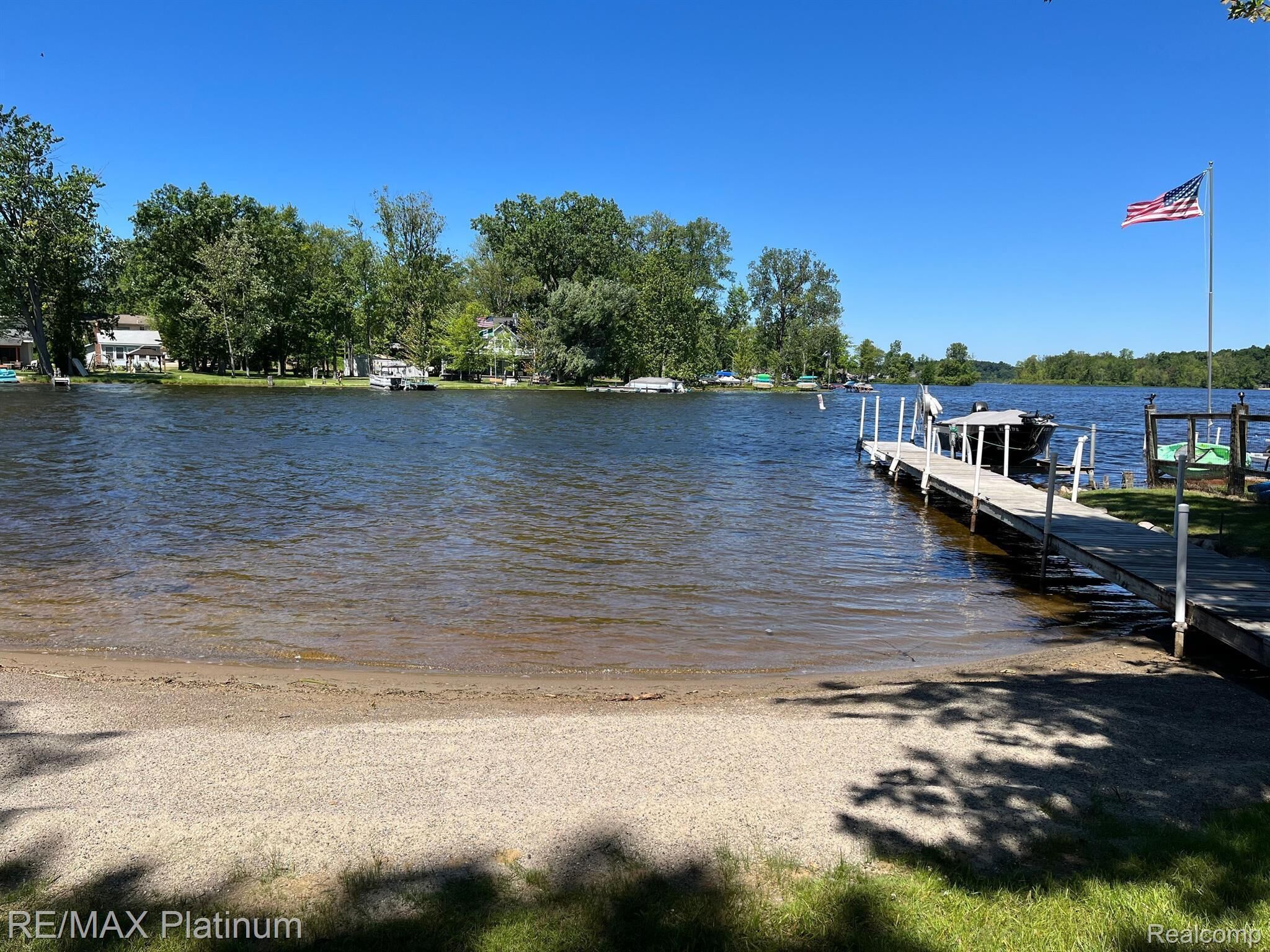 Lake Front Sunset Bay Cottage on Patterson Chain of 7 Lakes 3BR, 1BA