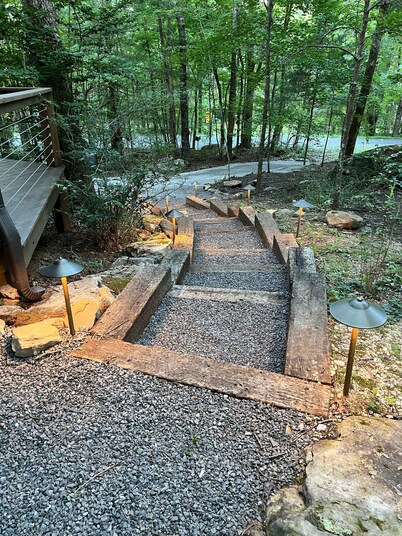 Remodeled Authentic Cabin Near DeSoto Park