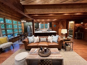 Fernseher, Kamin, DVD-Player, Stereoanlage