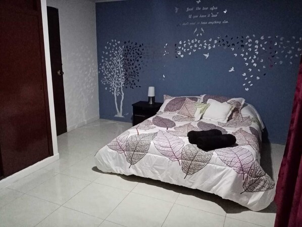 2 bedrooms, desk, iron/ironing board, free WiFi