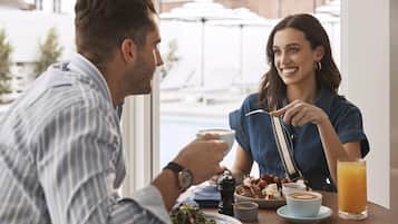 Desayuno a la carta todos los dĂas (con cargo)