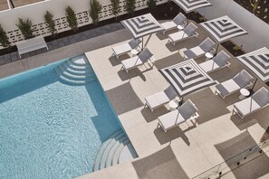 Outdoor pool - Hotel Alba Adelaide (Adelaide)