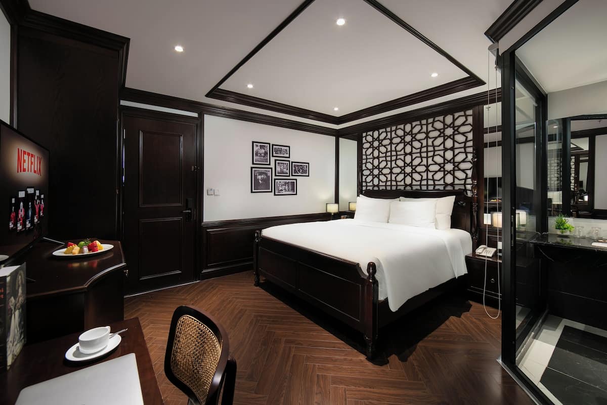1 bedroom, premium bedding, minibar, in-room safe