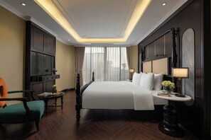 Presidentiële suite | Luxe beddengoed, een minibar, een kluis op de kamer