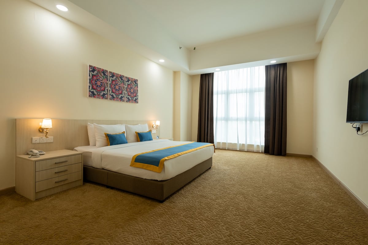 1 habitación, tabla de planchar con plancha, wifi gratis y ropa de cama