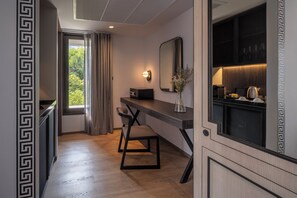 Deluxe King Room | Premium bedding, in-room safe, desk, laptop workspace - Passa Hotel Bangkok (Bangkok)