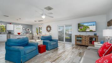 House, 2 Bedrooms | Living room