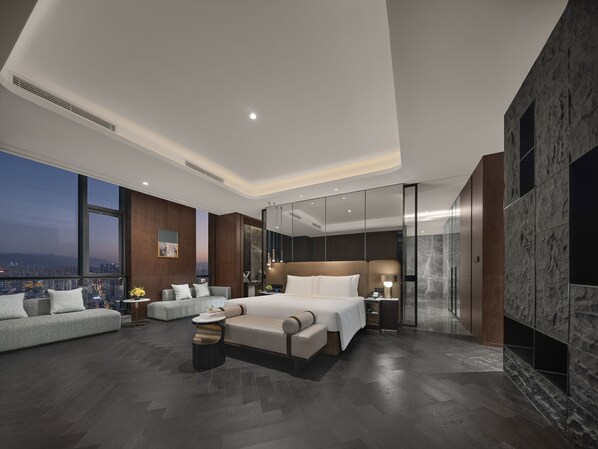 Presidential Studio Suite | In-room safe, blackout curtains, soundproofing, iron/ironing board - Grand New Century Hotel, Wenzhou, A Tribute Portfolio Hotel (Wenzhou)