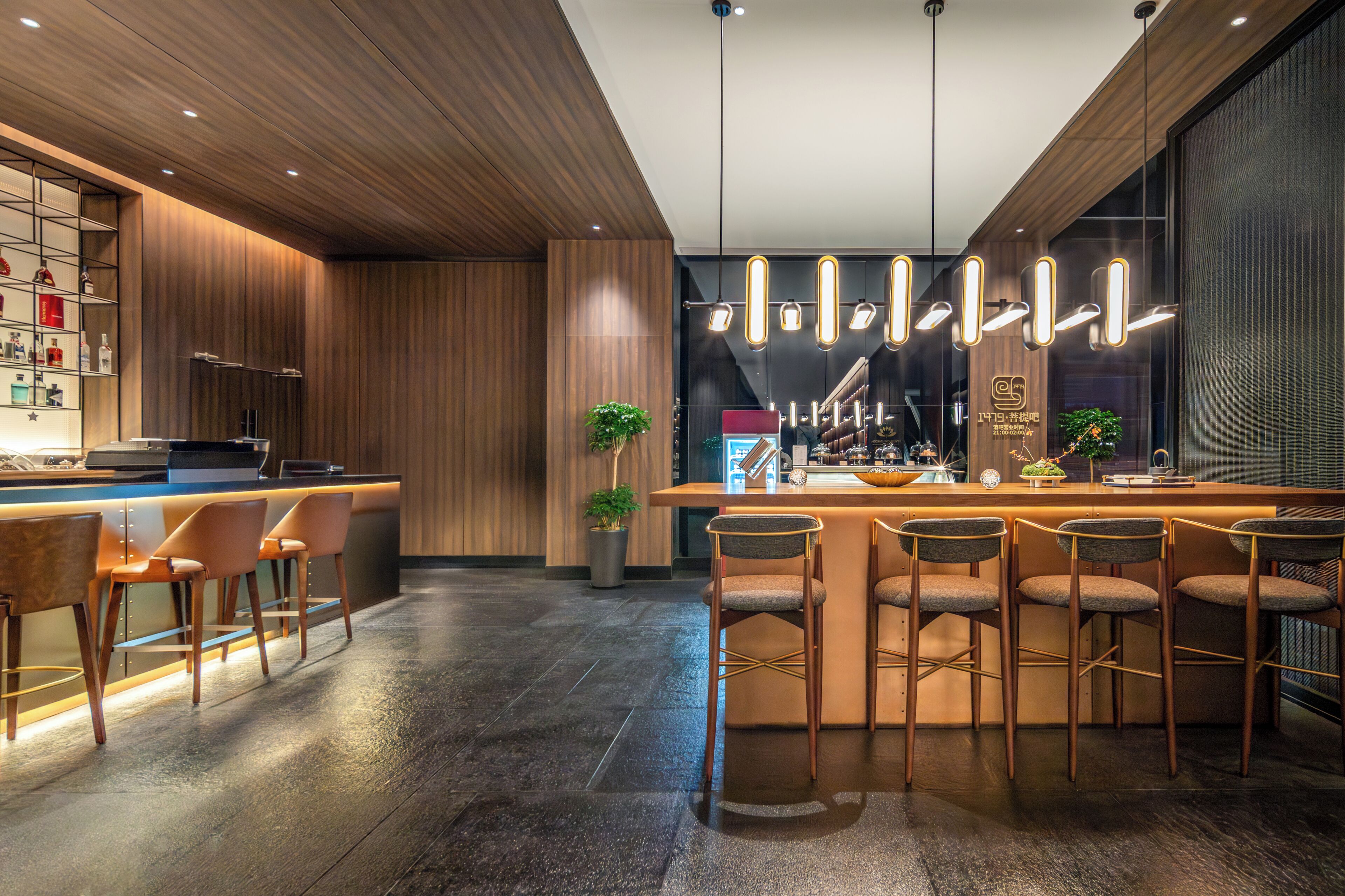Lobby-lounge