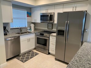 Condo, 2 Bedrooms | Private kitchen