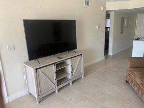 Interior - Estero Cove # 523 - 6895 Estero Blvd by Coastal Vacation Properties (Fort Myers Beach)