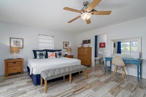 Room - 258 Ostego Lazy Lobster Manor by Coastal Vacation Properties (Fort Myers Beach)