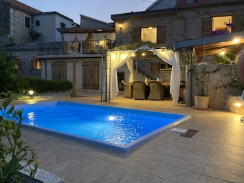 Il Melograno by night