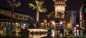 House of Verrett Beach Villa-Ventura,  Sleeps 6 & four-minutes from beach