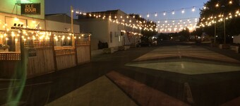 Studio Condo above downtown Gym- close to Gorge