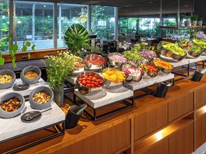 Daily buffet breakfast for a fee