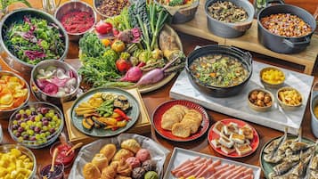Daily buffet breakfast for a fee