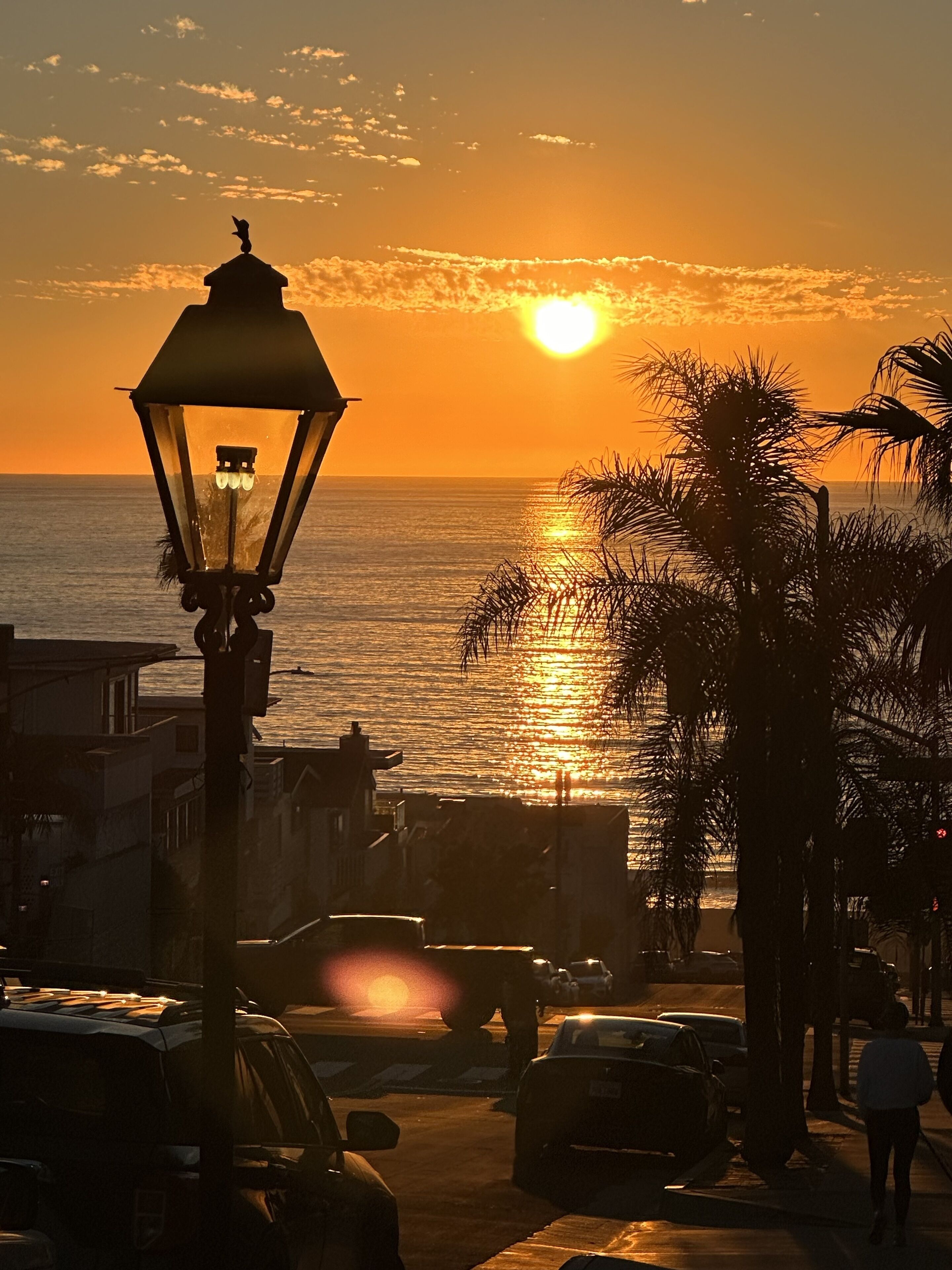Prime Manhattan Beach! Stunning home steps to beach!
