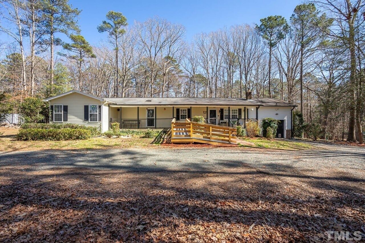 Pet friendly accessible Ranch at Jordan Lake State Park 
