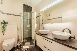 Shower - Penthouse Resin Dream 372 (Braunlage)