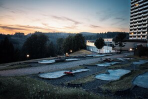 المنطقة المحيطة بالمنشأة