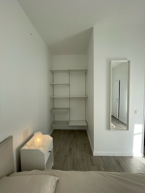 1 bedroom, soundproofing, WiFi