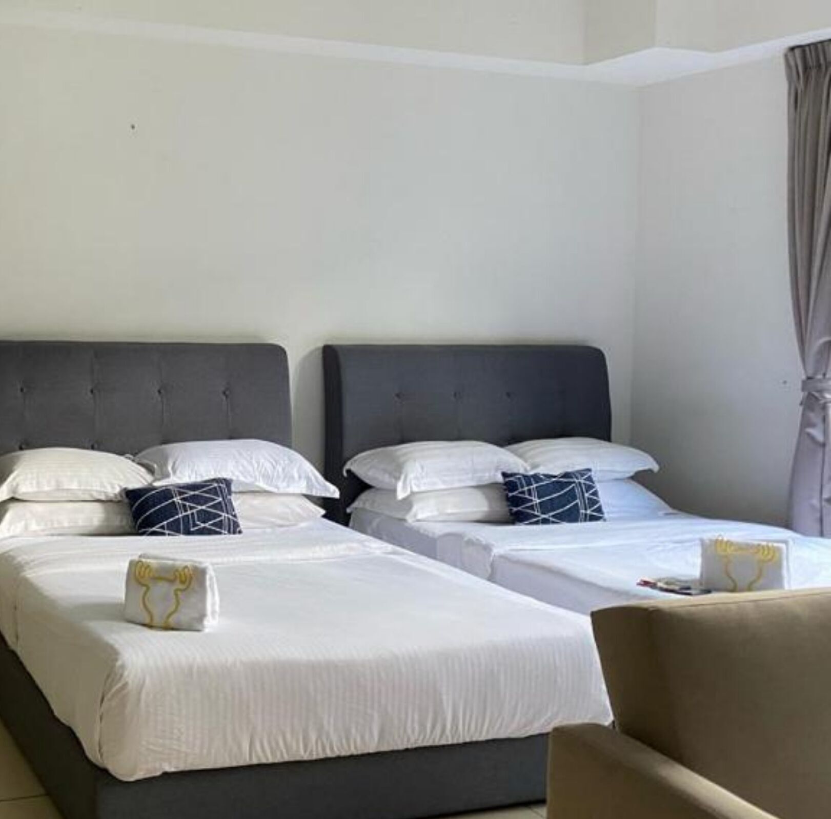 Iron/ironing board, free WiFi, bed sheets