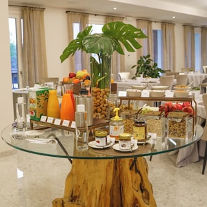 Free daily cooked-to-order breakfast - Relais Agriturismo Maria Vittoria (Sommacampagna)