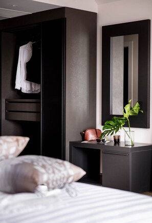 Presidential Room | Premium bedding, down comforters, minibar, in-room safe - Agriturismo Maria Vittoria (Sommacampagna)