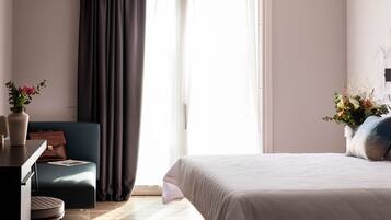 Phòng Superior | Bộ đồ giường cao cấp, chăn bông, minibar, két bảo mật tại phòng