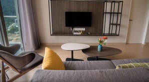 3-Bedroom Executive Suite with Balcony & Genting View | Television - 7Stonez Suites Windmill Genting Highlands (Genting Highlands)