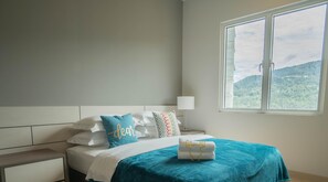 Premium bedding, down comforters, memory foam beds, iron/ironing board - 7Stonez Suites Windmill Genting Highlands (Genting Highlands)