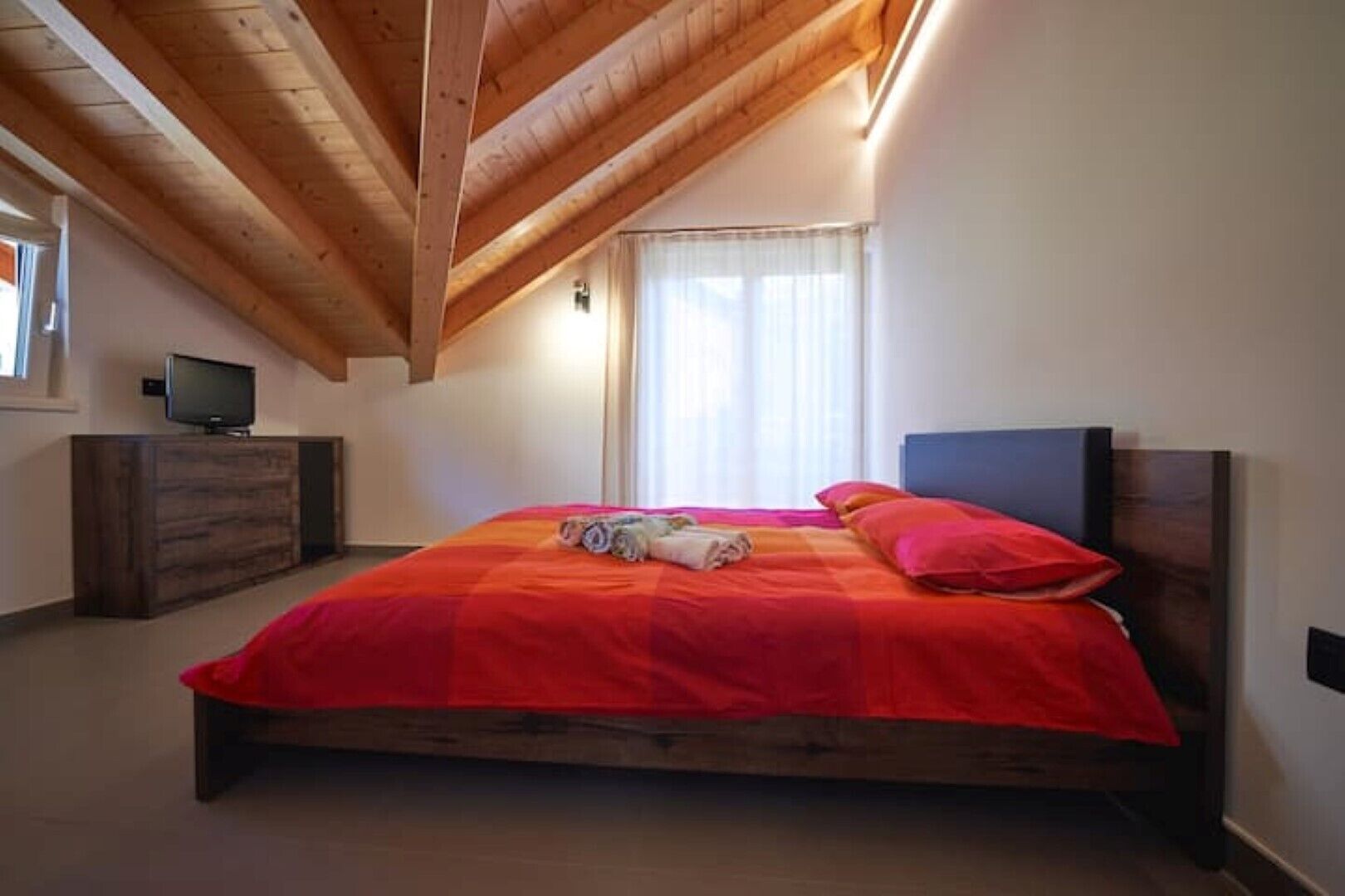 1 bedroom, desk, soundproofing, iron/ironing board