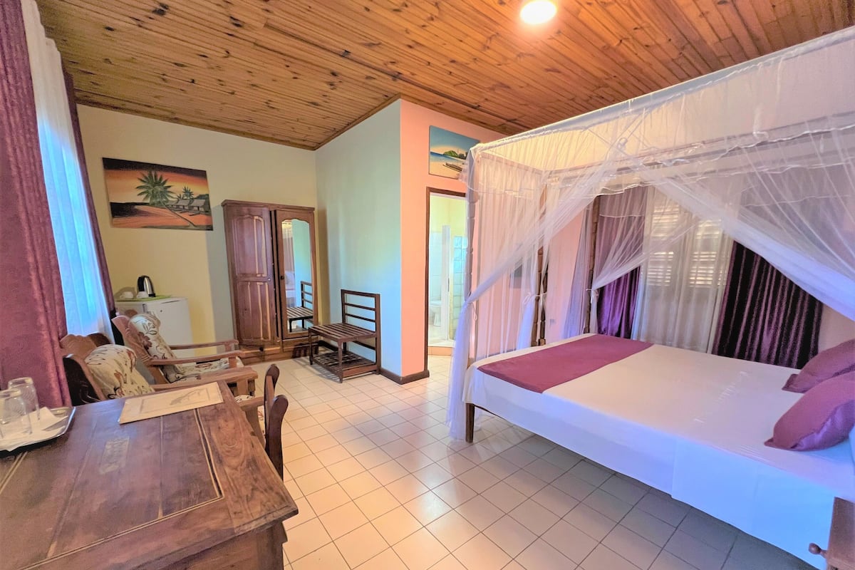 Standard Double Room | 1 bedroom, in-room safe, iron/ironing board, free WiFi
