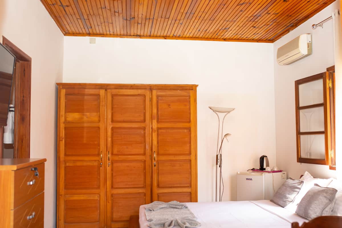 Superior Double Room | 1 bedroom, in-room safe, iron/ironing board, free WiFi