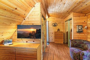 TV, fireplace, foosball, stereo