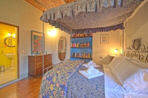 5 bedrooms, free WiFi