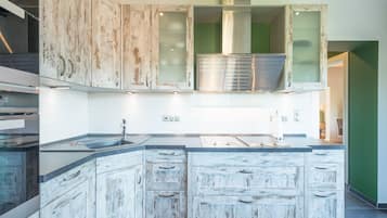 Kühlschrank, Ofen, Herdplatte, Geschirrspüler