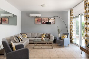 Smart-TV, videospill og bøker